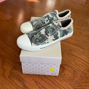Camouflage sneakers